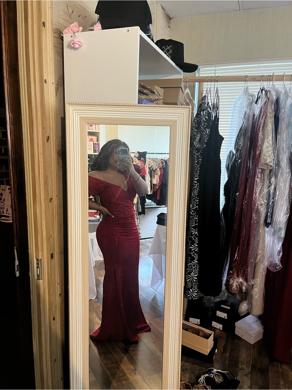 Elegant Off-Shoulder Burgundy Mermaid Gown